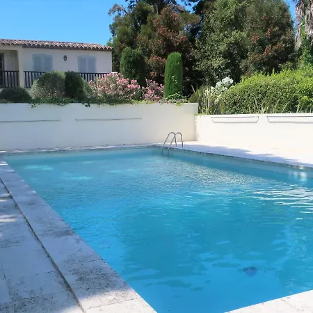 Les Des Muriers By Interhome