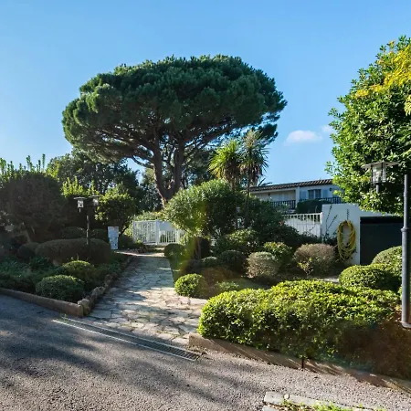Holiday home Les Des Muriers By Interhome