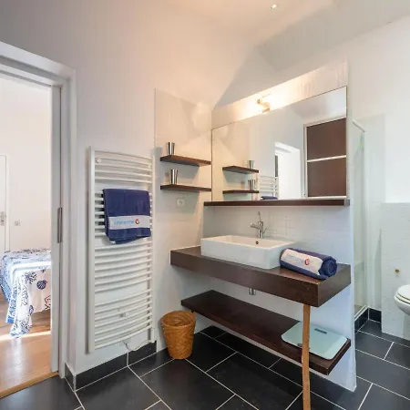 Les Des Muriers By Interhome سان تروبيه